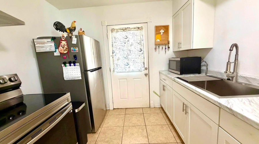 317 Leon Ave, Laredo, Texas 78046, 3 Bedrooms Bedrooms, 6 Rooms Rooms,2 BathroomsBathrooms,Residential,For Sale,317 Leon Ave,20263684