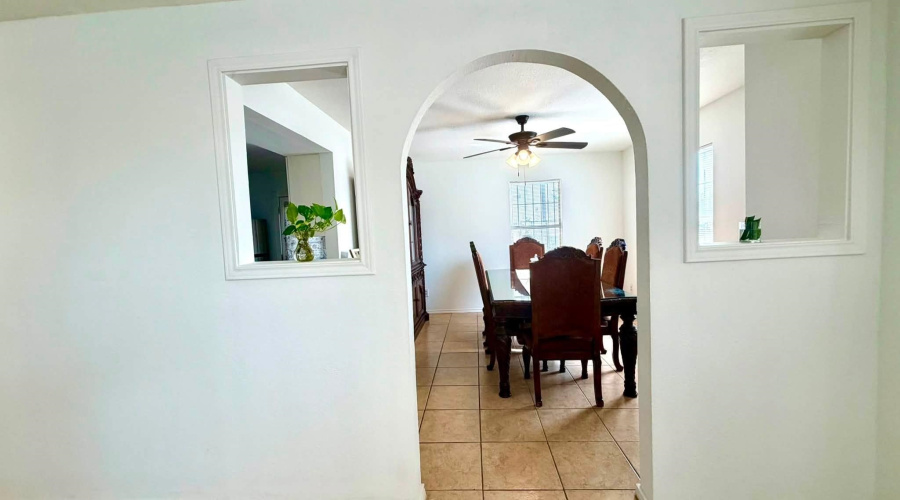 317 Leon Ave, Laredo, Texas 78046, 3 Bedrooms Bedrooms, 6 Rooms Rooms,2 BathroomsBathrooms,Residential,For Sale,317 Leon Ave,20263684