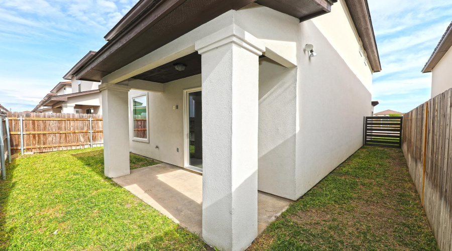 7964 Elka Lp, Laredo, Texas 78045-9043, 3 Bedrooms Bedrooms, 6 Rooms Rooms,2 BathroomsBathrooms,Residential,For Rent,7964 Elka Lp,20263685