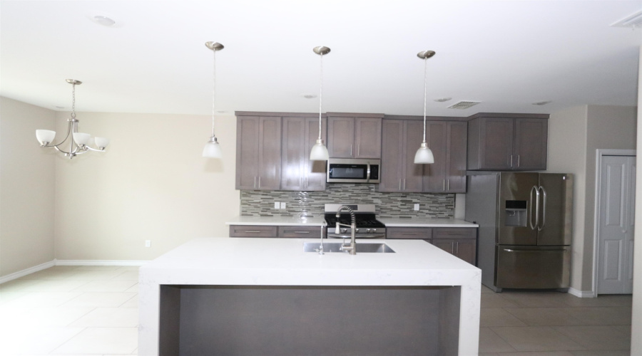 7964 Elka Lp, Laredo, Texas 78045-9043, 3 Bedrooms Bedrooms, 6 Rooms Rooms,2 BathroomsBathrooms,Residential,For Rent,7964 Elka Lp,20263685