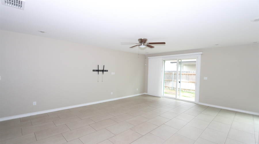 7964 Elka Lp, Laredo, Texas 78045-9043, 3 Bedrooms Bedrooms, 6 Rooms Rooms,2 BathroomsBathrooms,Residential,For Rent,7964 Elka Lp,20263685