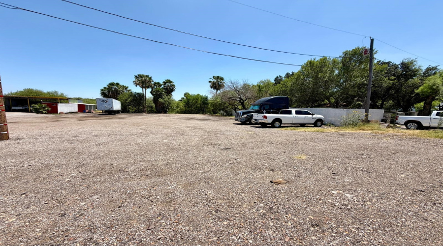 8207 San Lorenzo Dr, Laredo, Texas 78045, ,Land,For Rent,8207 San Lorenzo Dr,20263686