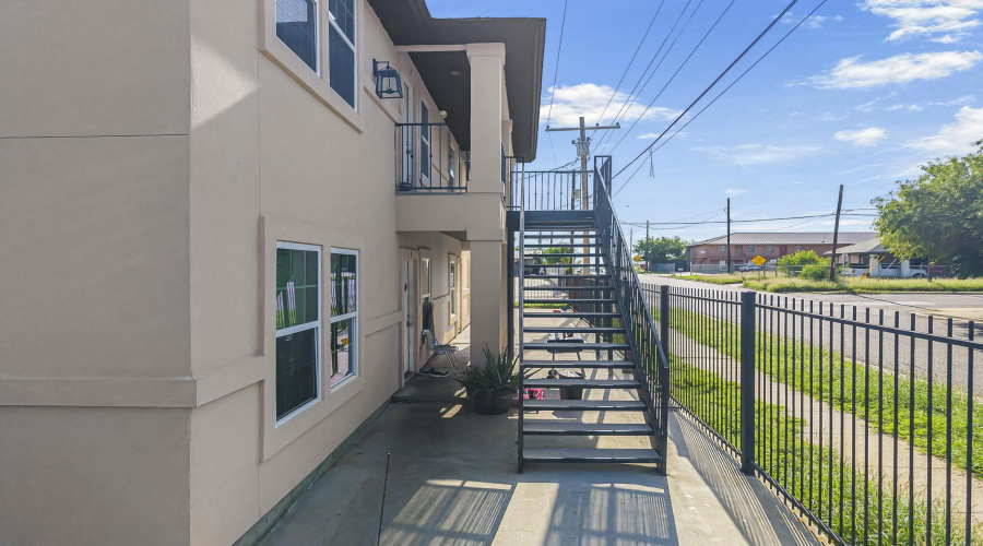 3301 S Louisiana Ave, Laredo, Texas 78046, ,Multi-family,For Sale,3301 S Louisiana Ave,20263687