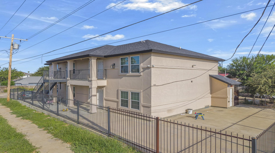 3301 S Louisiana Ave, Laredo, Texas 78046, ,Multi-family,For Sale,3301 S Louisiana Ave,20263687