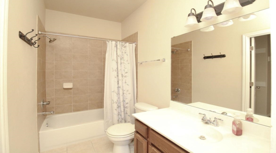 2619 San Isidro Pkwy, Laredo, Texas 78045, 2 Bedrooms Bedrooms, 5 Rooms Rooms,2 BathroomsBathrooms,Residential,For Rent,2619 San Isidro Pkwy,20263694