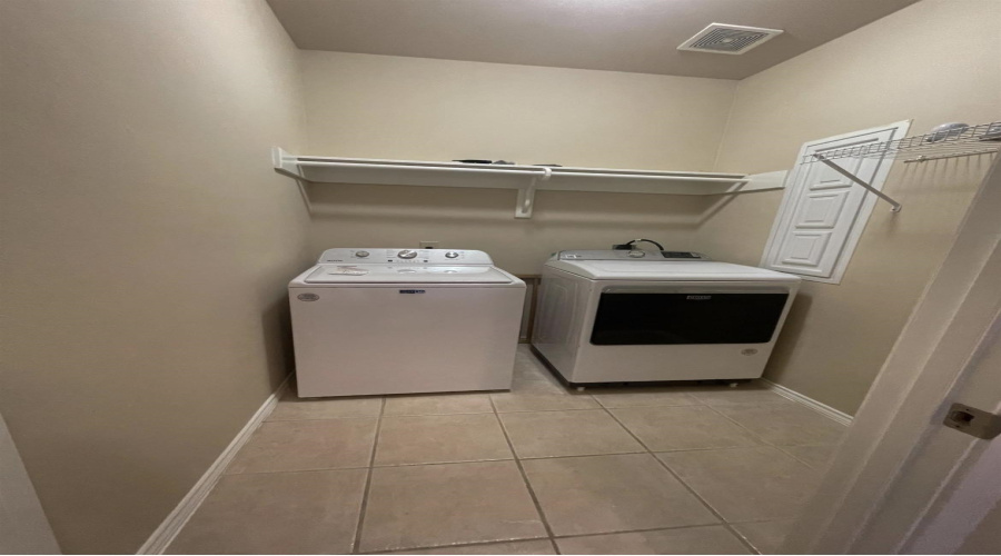 2619 San Isidro Pkwy, Laredo, Texas 78045, 2 Bedrooms Bedrooms, 5 Rooms Rooms,2 BathroomsBathrooms,Residential,For Rent,2619 San Isidro Pkwy,20263694