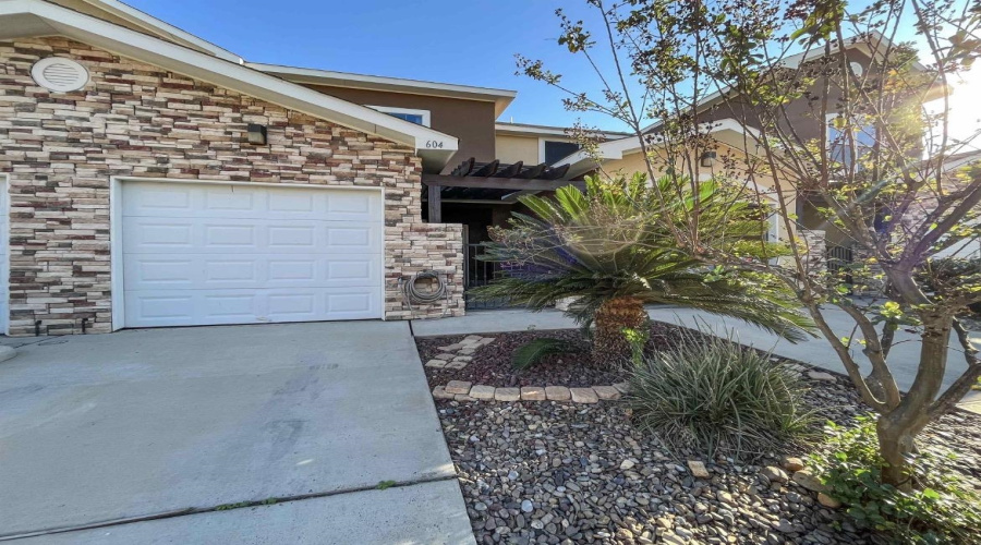 2619 San Isidro Pkwy, Laredo, Texas 78045, 2 Bedrooms Bedrooms, 5 Rooms Rooms,2 BathroomsBathrooms,Residential,For Rent,2619 San Isidro Pkwy,20263694