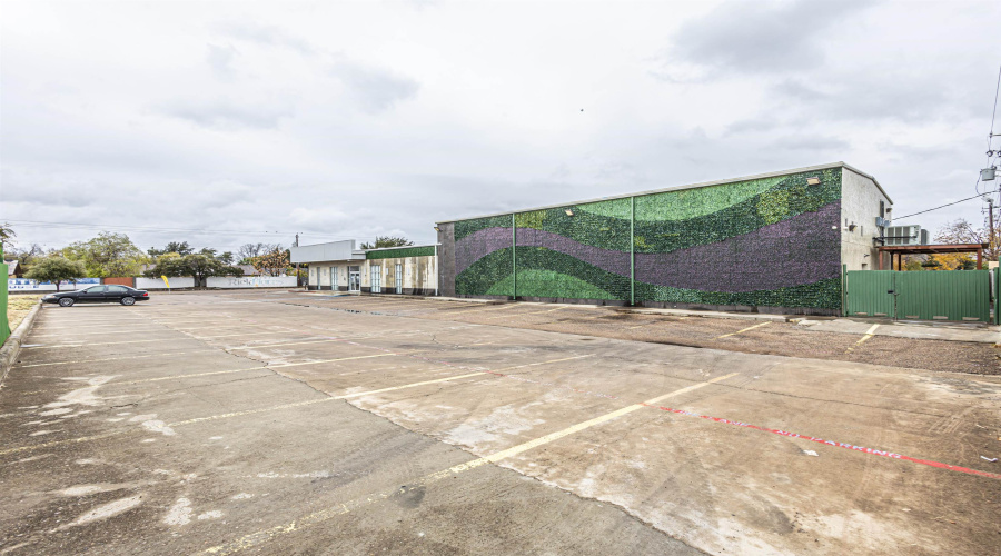 900 Hillside Rd, LAREDO, Texas 78041, 11 Rooms Rooms,2 BathroomsBathrooms,Commercial retail/office,For Rent,900 Hillside Rd,20263709