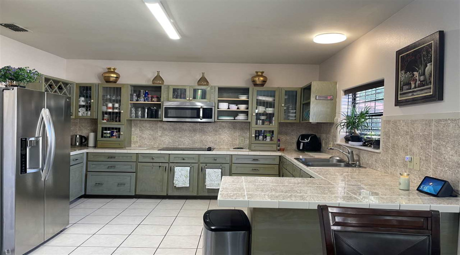 104 Flathead Lake Dr, Laredo, Texas 78041, 3 Bedrooms Bedrooms, 7 Rooms Rooms,4 BathroomsBathrooms,Residential,For Rent,104 Flathead Lake Dr,20262743