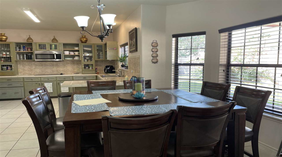 104 Flathead Lake Dr, Laredo, Texas 78041, 3 Bedrooms Bedrooms, 7 Rooms Rooms,4 BathroomsBathrooms,Residential,For Rent,104 Flathead Lake Dr,20262743