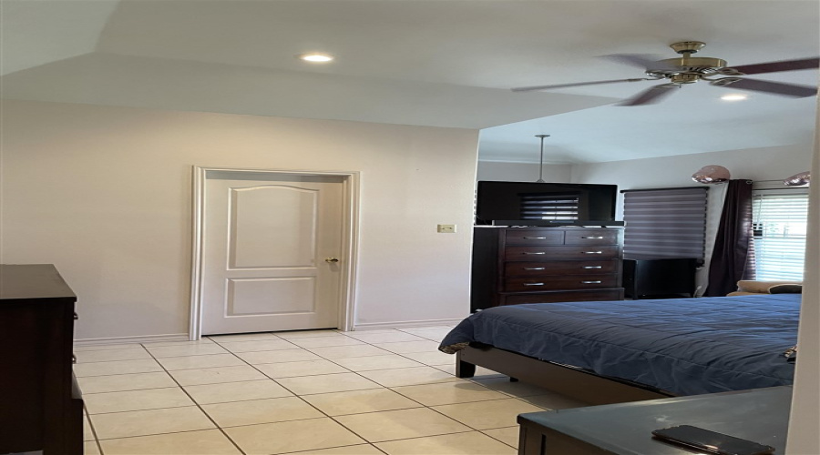 104 Flathead Lake Dr, Laredo, Texas 78041, 3 Bedrooms Bedrooms, 7 Rooms Rooms,4 BathroomsBathrooms,Residential,For Rent,104 Flathead Lake Dr,20262743
