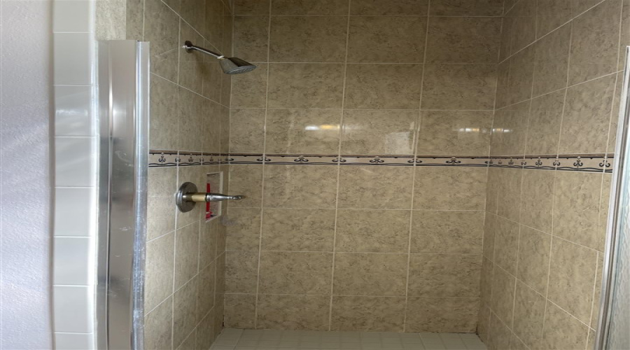 104 Flathead Lake Dr, Laredo, Texas 78041, 3 Bedrooms Bedrooms, 7 Rooms Rooms,4 BathroomsBathrooms,Residential,For Rent,104 Flathead Lake Dr,20262743
