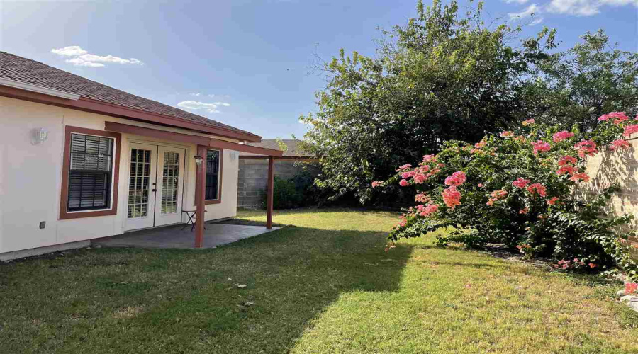 104 Flathead Lake Dr, Laredo, Texas 78041, 3 Bedrooms Bedrooms, 7 Rooms Rooms,4 BathroomsBathrooms,Residential,For Rent,104 Flathead Lake Dr,20262743