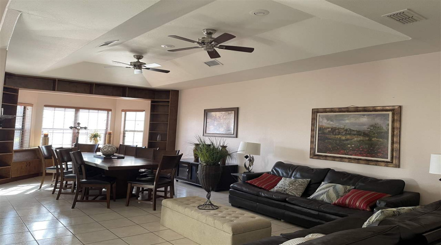104 Flathead Lake Dr, Laredo, Texas 78041, 3 Bedrooms Bedrooms, 7 Rooms Rooms,4 BathroomsBathrooms,Residential,For Rent,104 Flathead Lake Dr,20262743