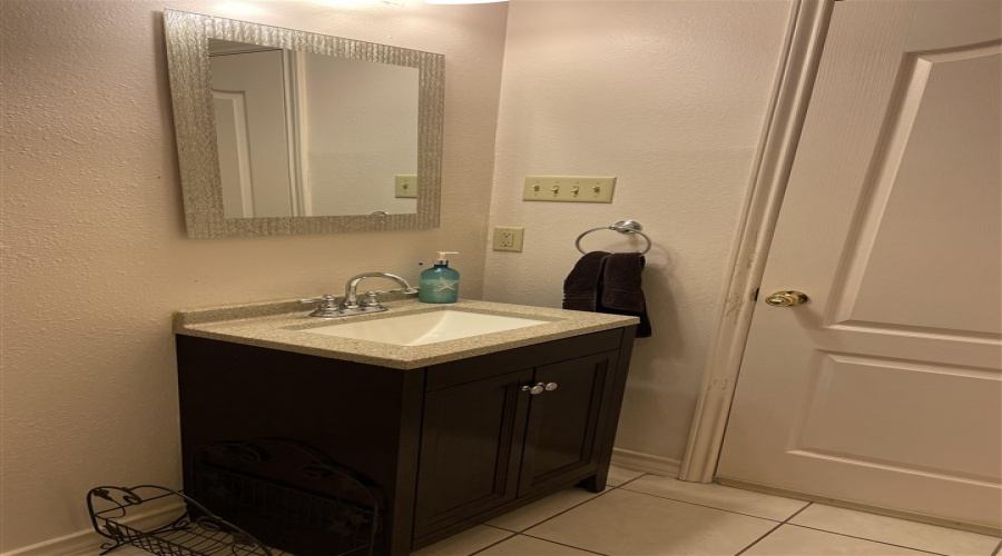 104 Flathead Lake Dr, Laredo, Texas 78041, 3 Bedrooms Bedrooms, 7 Rooms Rooms,4 BathroomsBathrooms,Residential,For Rent,104 Flathead Lake Dr,20262743