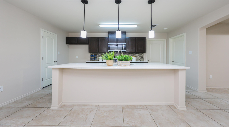 704 Mercado Ln, Laredo, Texas 78046, 3 Bedrooms Bedrooms, 5 Rooms Rooms,2 BathroomsBathrooms,Residential,For Rent,704 Mercado Ln,20263698