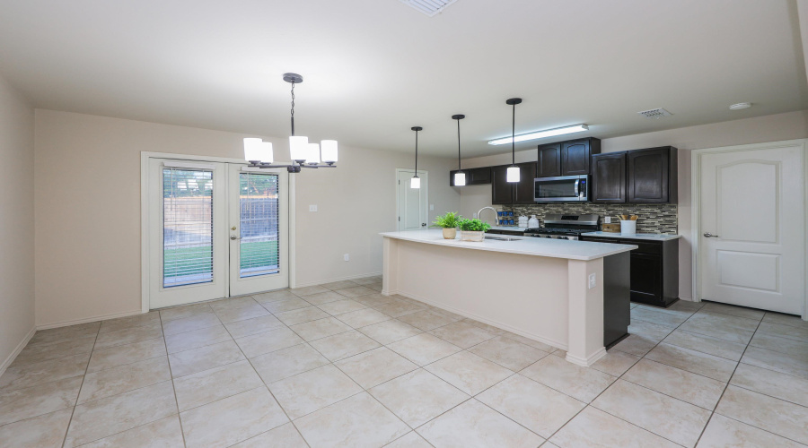 704 Mercado Ln, Laredo, Texas 78046, 3 Bedrooms Bedrooms, 5 Rooms Rooms,2 BathroomsBathrooms,Residential,For Rent,704 Mercado Ln,20263698