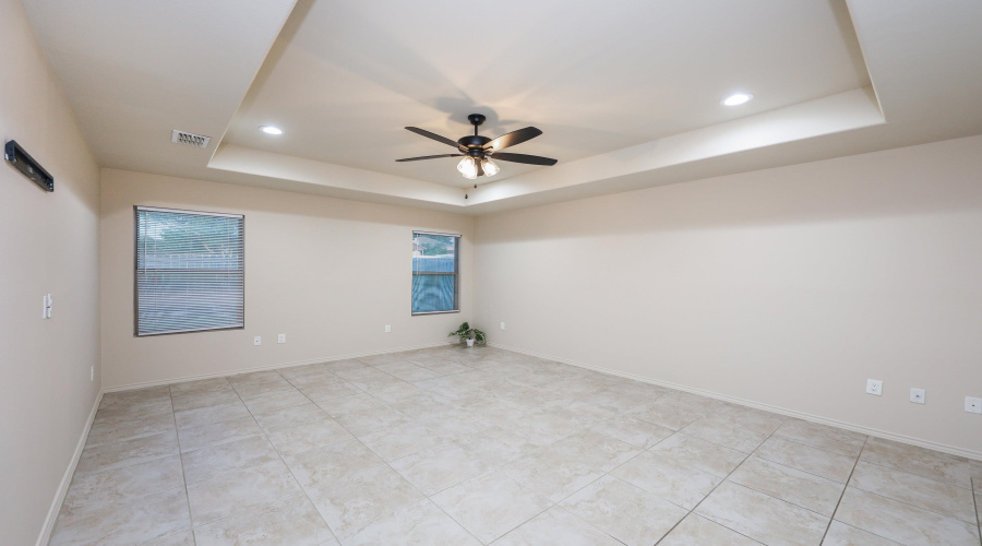 704 Mercado Ln, Laredo, Texas 78046, 3 Bedrooms Bedrooms, 5 Rooms Rooms,2 BathroomsBathrooms,Residential,For Rent,704 Mercado Ln,20263698