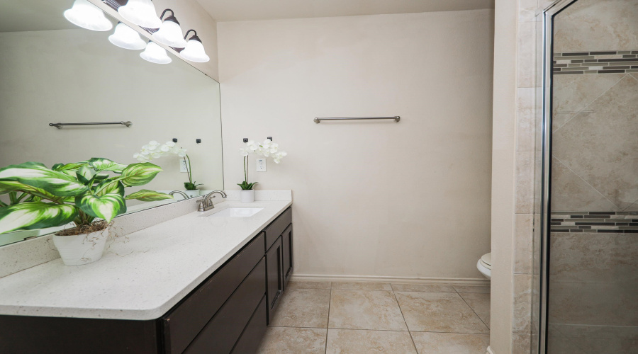 704 Mercado Ln, Laredo, Texas 78046, 3 Bedrooms Bedrooms, 5 Rooms Rooms,2 BathroomsBathrooms,Residential,For Rent,704 Mercado Ln,20263698
