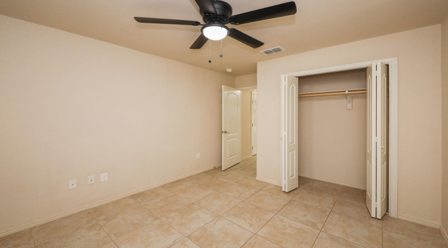 704 Mercado Ln, Laredo, Texas 78046, 3 Bedrooms Bedrooms, 5 Rooms Rooms,2 BathroomsBathrooms,Residential,For Rent,704 Mercado Ln,20263698