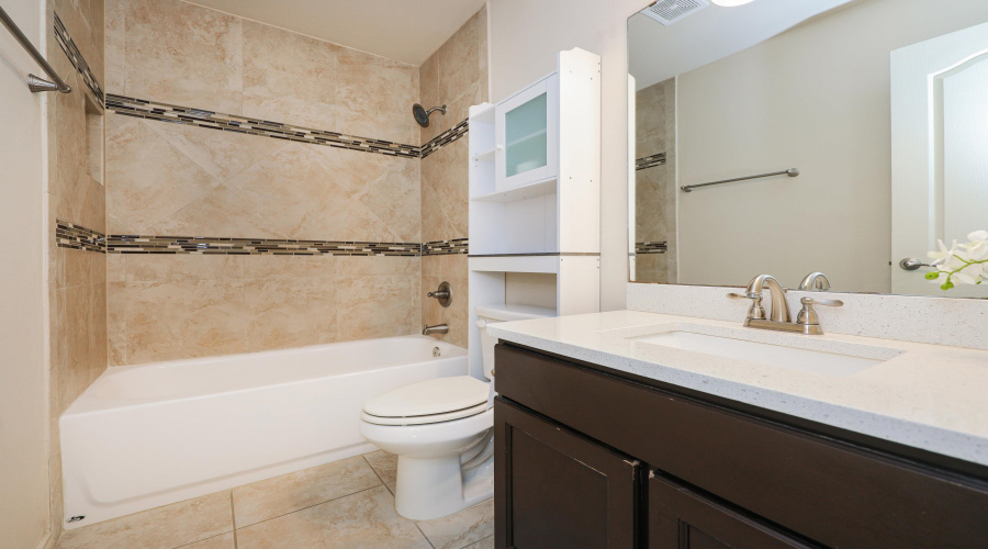 704 Mercado Ln, Laredo, Texas 78046, 3 Bedrooms Bedrooms, 5 Rooms Rooms,2 BathroomsBathrooms,Residential,For Rent,704 Mercado Ln,20263698