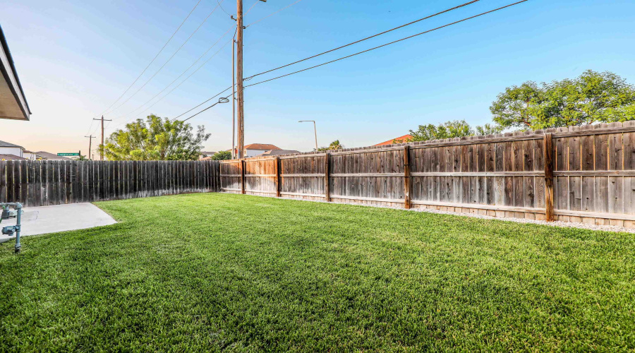 704 Mercado Ln, Laredo, Texas 78046, 3 Bedrooms Bedrooms, 5 Rooms Rooms,2 BathroomsBathrooms,Residential,For Rent,704 Mercado Ln,20263698