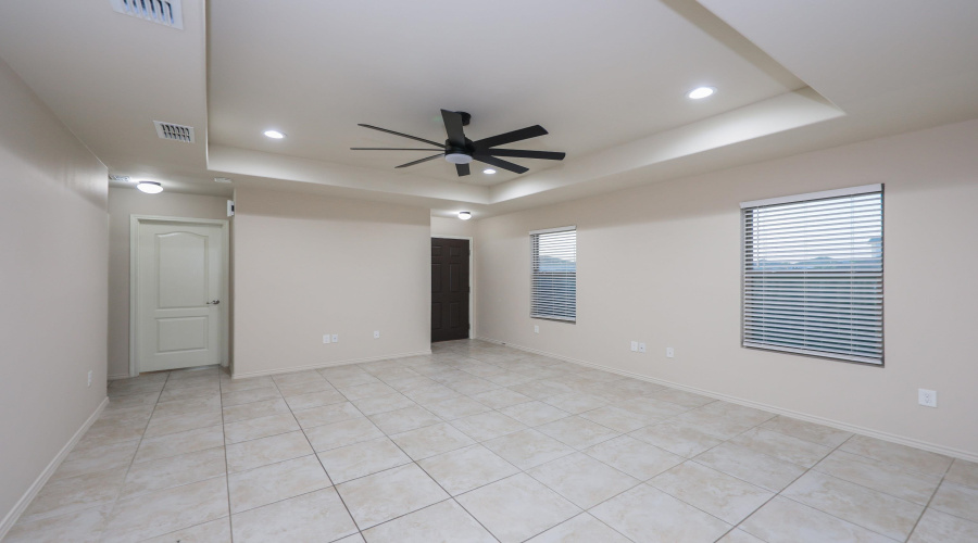704 Mercado Ln, Laredo, Texas 78046, 3 Bedrooms Bedrooms, 5 Rooms Rooms,2 BathroomsBathrooms,Residential,For Rent,704 Mercado Ln,20263698