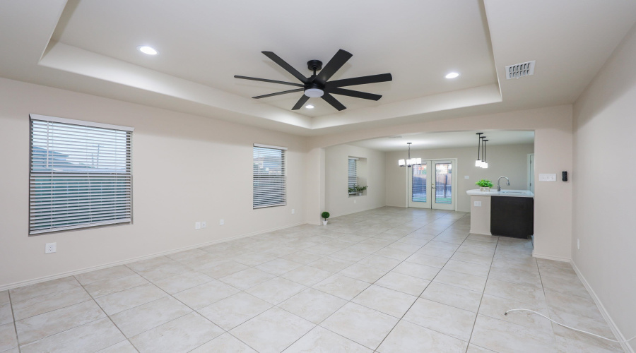 704 Mercado Ln, Laredo, Texas 78046, 3 Bedrooms Bedrooms, 5 Rooms Rooms,2 BathroomsBathrooms,Residential,For Rent,704 Mercado Ln,20263698