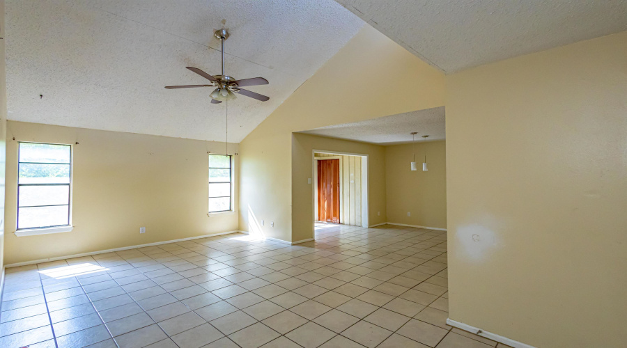 100 E Aurora St, Laredo, Texas 78041, 2 Bedrooms Bedrooms, 4 Rooms Rooms,1 BathroomBathrooms,Residential,For Sale,100 E Aurora St,20263702