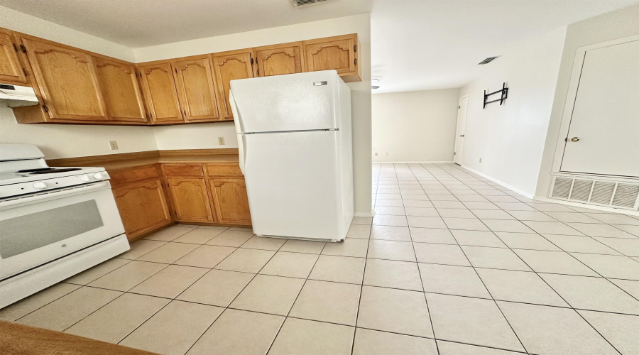 1304 Rosario St, Laredo, Texas 78040-8839, 2 Bedrooms Bedrooms, 4 Rooms Rooms,2 BathroomsBathrooms,Residential,For Rent,1304 Rosario St,20263703