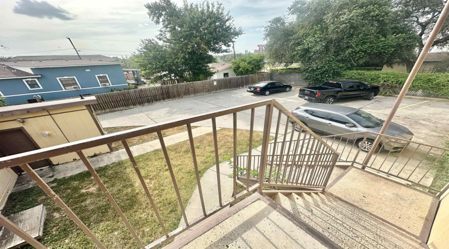 1304 Rosario St, Laredo, Texas 78040-8839, 2 Bedrooms Bedrooms, 4 Rooms Rooms,2 BathroomsBathrooms,Residential,For Rent,1304 Rosario St,20263703