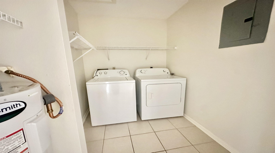 1304 Rosario St, Laredo, Texas 78040-8839, 2 Bedrooms Bedrooms, 4 Rooms Rooms,2 BathroomsBathrooms,Residential,For Rent,1304 Rosario St,20263703