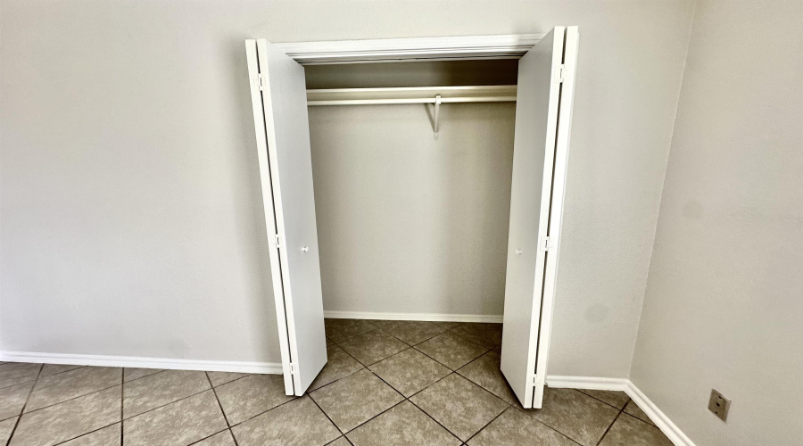 1304 Rosario St, Laredo, Texas 78040-8839, 2 Bedrooms Bedrooms, 4 Rooms Rooms,2 BathroomsBathrooms,Residential,For Rent,1304 Rosario St,20263703