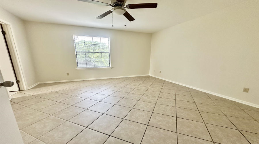 1304 Rosario St, Laredo, Texas 78040-8839, 2 Bedrooms Bedrooms, 4 Rooms Rooms,2 BathroomsBathrooms,Residential,For Rent,1304 Rosario St,20263703