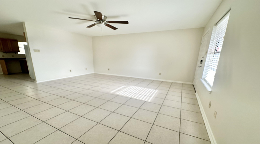 1304 Rosario St, Laredo, Texas 78040-8839, 2 Bedrooms Bedrooms, 4 Rooms Rooms,2 BathroomsBathrooms,Residential,For Rent,1304 Rosario St,20263703