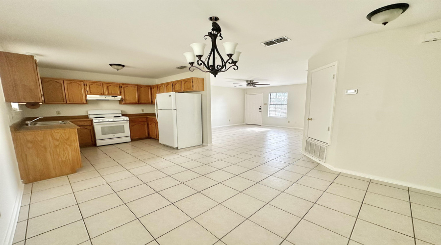 1304 Rosario St, Laredo, Texas 78040-8839, 2 Bedrooms Bedrooms, 4 Rooms Rooms,2 BathroomsBathrooms,Residential,For Rent,1304 Rosario St,20263703