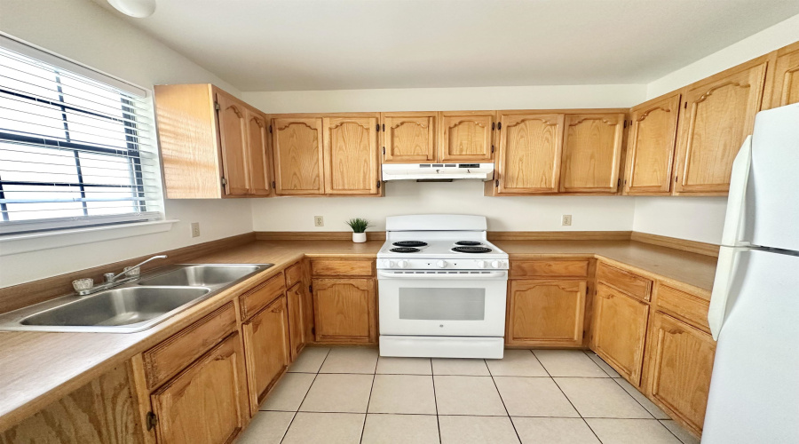 1304 Rosario St, Laredo, Texas 78040-8839, 2 Bedrooms Bedrooms, 4 Rooms Rooms,2 BathroomsBathrooms,Residential,For Rent,1304 Rosario St,20263703
