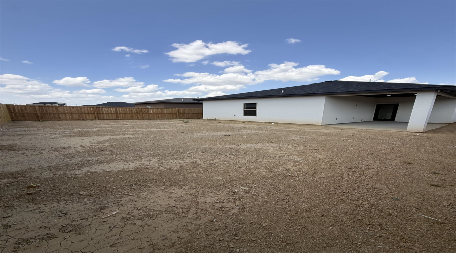 5704 Bramble Ln., Laredo, Texas 78046-2209, 3 Bedrooms Bedrooms, 6 Rooms Rooms,2 BathroomsBathrooms,Residential,For Sale,5704 Bramble Ln.,20263705