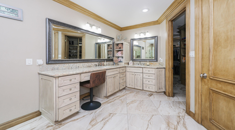 8413 Deer Ridge, Laredo, Texas 78045, 4 Bedrooms Bedrooms, 9 Rooms Rooms,4 BathroomsBathrooms,Residential,For Sale,8413 Deer Ridge,20263706