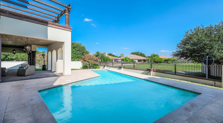 8413 Deer Ridge, Laredo, Texas 78045, 4 Bedrooms Bedrooms, 9 Rooms Rooms,4 BathroomsBathrooms,Residential,For Sale,8413 Deer Ridge,20263706
