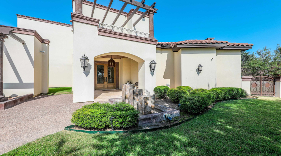 8413 Deer Ridge, Laredo, Texas 78045, 4 Bedrooms Bedrooms, 9 Rooms Rooms,4 BathroomsBathrooms,Residential,For Sale,8413 Deer Ridge,20263706