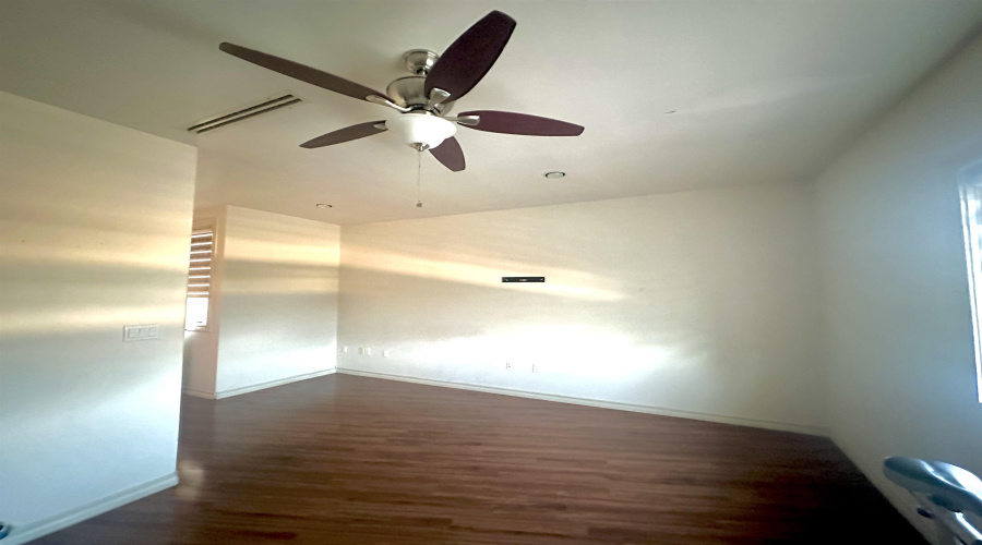 2110 Bermuda Dr, Laredo, Texas 78045, 3 Bedrooms Bedrooms, 7 Rooms Rooms,3 BathroomsBathrooms,Residential,For Rent,2110 Bermuda Dr,20263710
