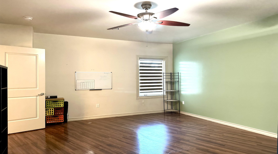 2110 Bermuda Dr, Laredo, Texas 78045, 3 Bedrooms Bedrooms, 7 Rooms Rooms,3 BathroomsBathrooms,Residential,For Rent,2110 Bermuda Dr,20263710