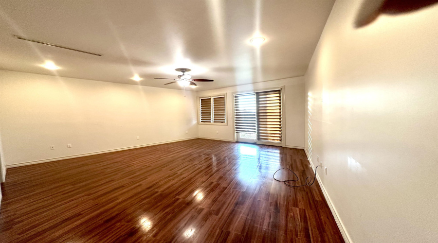 2110 Bermuda Dr, Laredo, Texas 78045, 3 Bedrooms Bedrooms, 7 Rooms Rooms,3 BathroomsBathrooms,Residential,For Rent,2110 Bermuda Dr,20263710