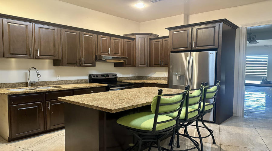 2110 Bermuda Dr, Laredo, Texas 78045, 3 Bedrooms Bedrooms, 7 Rooms Rooms,3 BathroomsBathrooms,Residential,For Rent,2110 Bermuda Dr,20263710