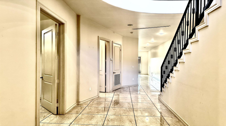 2110 Bermuda Dr, Laredo, Texas 78045, 3 Bedrooms Bedrooms, 7 Rooms Rooms,3 BathroomsBathrooms,Residential,For Rent,2110 Bermuda Dr,20263710