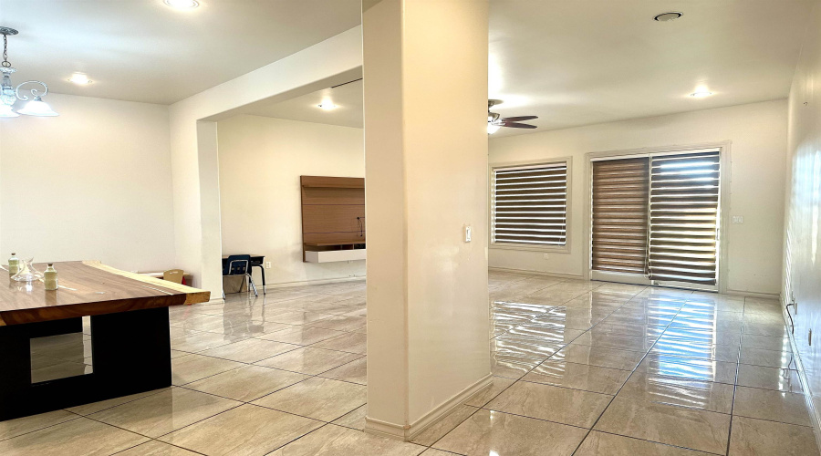 2110 Bermuda Dr, Laredo, Texas 78045, 3 Bedrooms Bedrooms, 7 Rooms Rooms,3 BathroomsBathrooms,Residential,For Rent,2110 Bermuda Dr,20263710