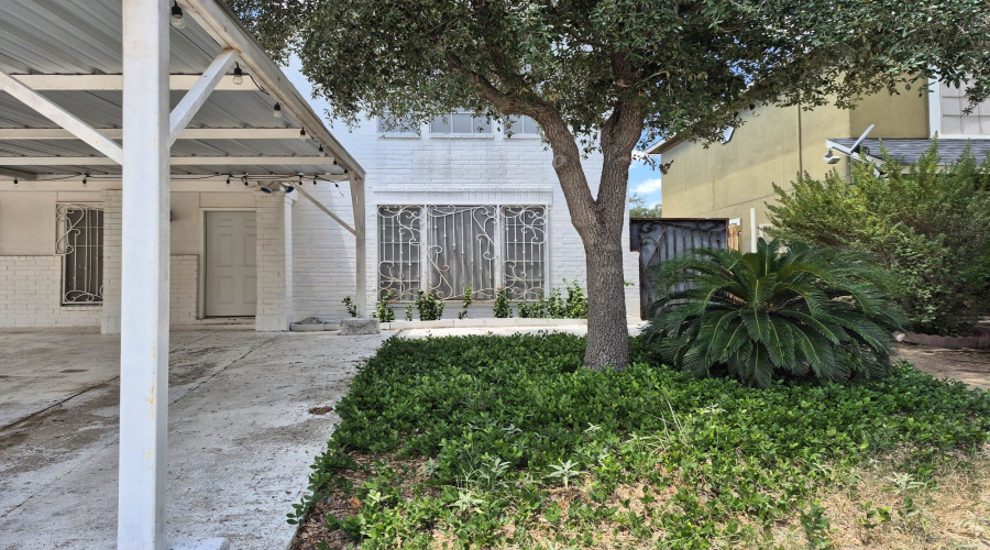 504 Campanario Ln, Laredo, Texas 78043-5103, 4 Bedrooms Bedrooms, 6 Rooms Rooms,2 BathroomsBathrooms,Residential,For Sale,504 Campanario Ln,20263711