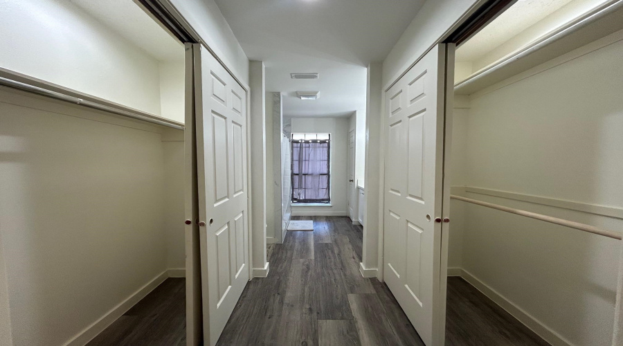 200 Martingale Ln, Laredo, Texas 78041, 2 Bedrooms Bedrooms, 5 Rooms Rooms,2 BathroomsBathrooms,Residential,For Rent,200 Martingale Ln,20263712