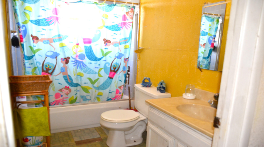1310 N Tapeyste Ave, Laredo, Texas 78043-3340, 4 Bedrooms Bedrooms, 6 Rooms Rooms,2 BathroomsBathrooms,Residential,For Sale,1310 N Tapeyste Ave,20263713